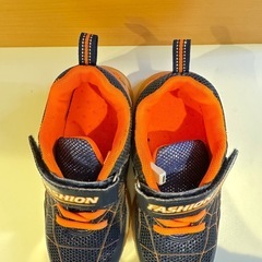 子供のシューズ　光る靴 16-18cmくらい　　の画像