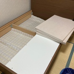 （決まりました）ダブルベッド　&  ベッドフレームの画像