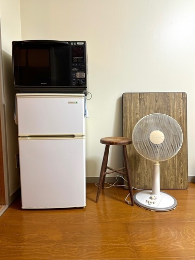 【取引決まりました】生活家電・家具一式！SHARP電子レンジ・HITACHI冷蔵庫・洗濯機・扇風機・ちゃぶ台・スツール・座布団他