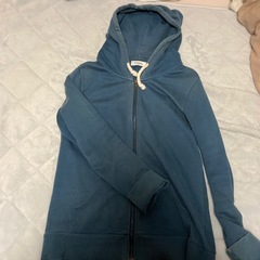 青 フード付き パーカー