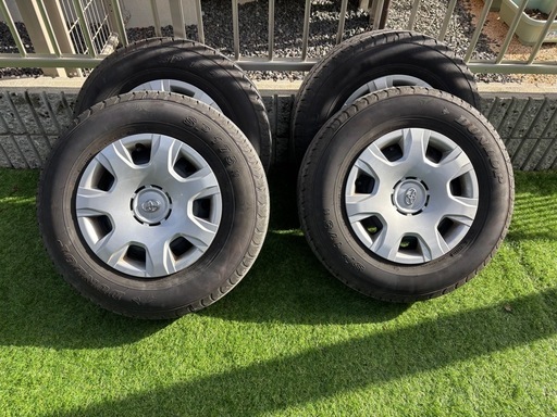 ハイエース純正タイヤ付きホイール