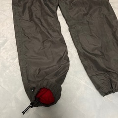 カジュアルパンツ 黒 ナイロン ジッパーポケット付きの画像