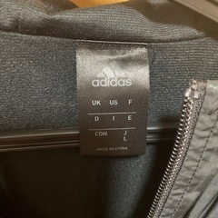 adidas ジャケットの画像