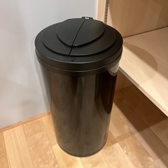 自動開閉ゴミ箱　ZitA（45ℓ）    