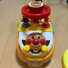 [幼児用]アンパンマンの車のおもちゃの画像