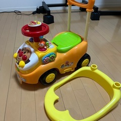 [幼児用]アンパンマンの車のおもちゃ