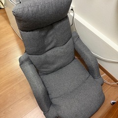 ニトリ　
肘連動座椅子