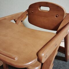 ベビーチェア(テーブル付き)の画像