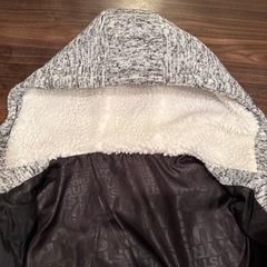 RUSTY フード付きグレー系ジャケットの画像