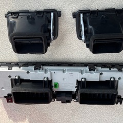 　ホンダ　エリシオン　エアコンコントロールパネル
　吹き出し口セットの画像