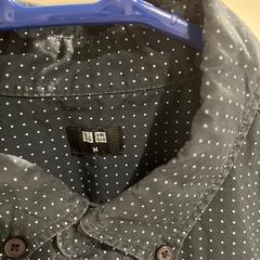 【最終価格】ユニクロ　メンズM 細かいドット柄の画像