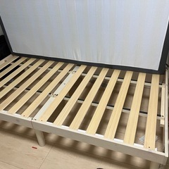 美品！セミダブルすのこベッド　宮棚コンセント付き