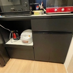 大容量　食器棚の画像