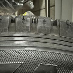 【商談中】
ハイエース用 スタッドレスタイヤ（ホイール付き） 195/80R15 ブリヂストン ブリザック VL10の画像