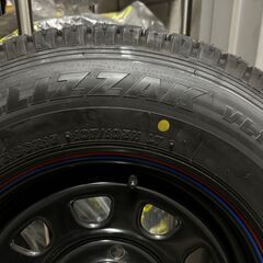 【商談中】
ハイエース用 スタッドレスタイヤ（ホイール付き） 195/80R15 ブリヂストン ブリザック VL10の画像