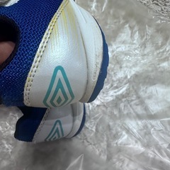 今週の金曜日までのumbro サッカーキッズシューズ 16センチ の画像