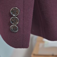 新品同様ワインレッド詰襟コート・クリーニング済みの画像
