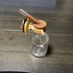 小動物用水飲み器