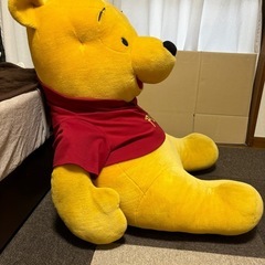 くまのプーさん　ぬいぐるみ　巨大　等身大？　の画像