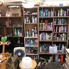 倉庫移転のためスーパー在庫処分SALE‼️日用品やレコード・CD...