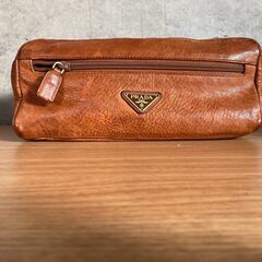 PRADA 　チンギアーレ　ポーチ