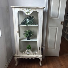 おしゃれな洋風　白い家具
の画像