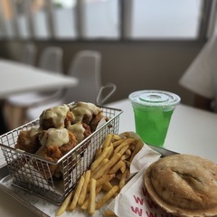沖縄市です❗️12月28日11時45分に色んな味のチキン食べに行きませんか⁉️ - 那覇市