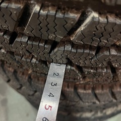195/60R15 スタッドレス　年式古いですがほぼ新品　組み替え工賃込みの画像