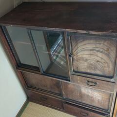 癒やしの古い茶だんすの画像