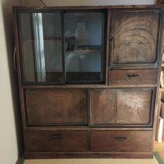 癒やしの古い茶だんす