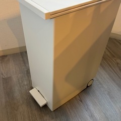 KEYUCA両開きダストボックス LL（42L）ホワイト ゴミ箱
