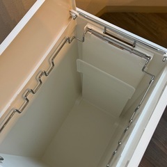 KEYUCA両開きダストボックス LL（42L）ホワイト ゴミ箱の画像