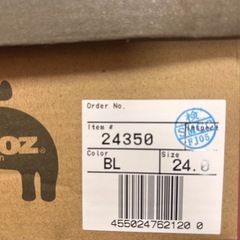 moz モズ　フラットスニーカー　24.0レディース 未使用、美品の画像