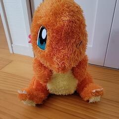 ヒトカゲ特大サイズぬいぐるみタグ付き　ポケモンの画像