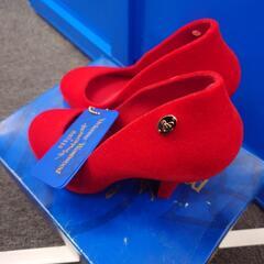 Vivienne×melissa ベロアハイヒールパンプス(赤)24.5cmの画像