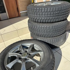 スタッドレスタイヤタイヤチェーン195/65R15 エスクァイア