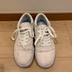 NIKE  ナイキ　スニーカー　うすピンクの画像
