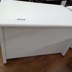 ★ジモティ割あり★  事務デスク ホワイト H70×D70×W100 クリーニング済み MT3284の画像