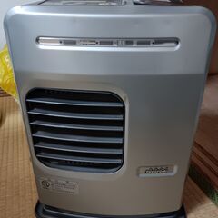 【無料で差し上げます】石油ファンヒーター、灯油ポリタンクなど