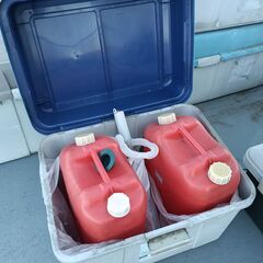 【無料で差し上げます】石油ファンヒーター、灯油ポリタンクなどの画像