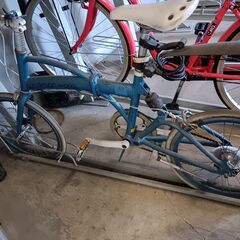 【無料で差し上げます】青い折り畳み自転車（小径車）、スペアタイヤなど