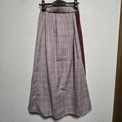 チェック柄スカートの画像