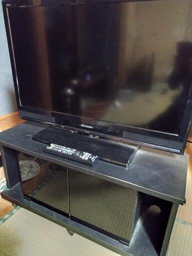 取引中　テレビと、テレビ台