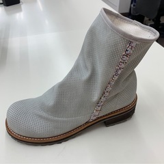 ほぼ新品　ウエスタン　ミドルブーツの画像
