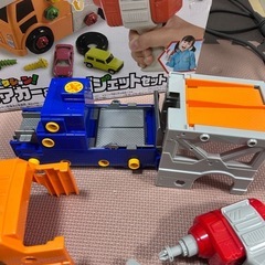 トミカワールド くみかえアクション！キャリアカー＆カーゴジェットセットの画像