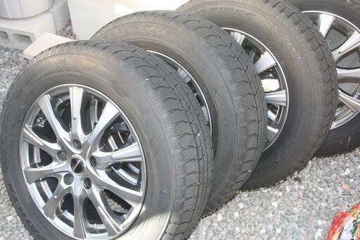 スタッドレスタイヤ　アルミホイール付き　16インチ　5穴