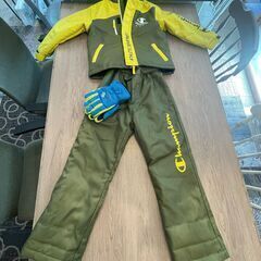 ダウンジャケット スキーウェア（キッズ）サイズ１４０　手袋付きの画像