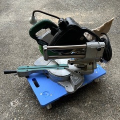 稼働！卓上スライド丸ノコ HITACHI C7RSH 木工用 DIY  の画像