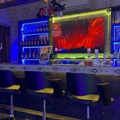 送迎あり‼️バーカウンター スタッフ募集、各種バックあり
