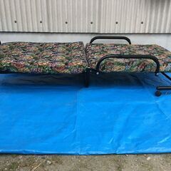 ●100円●　折りたたみベッド　シングル